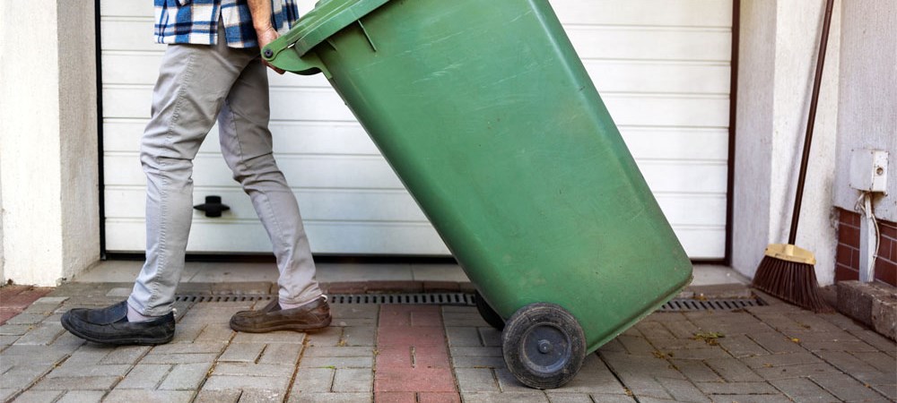 Roll your neighbour's carts out to the curb on pick-up day